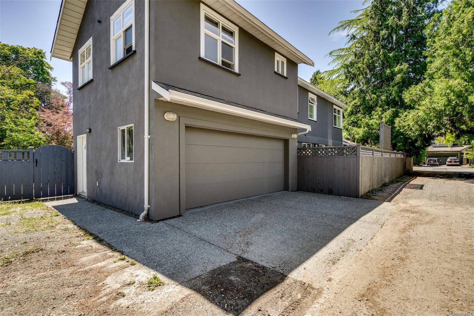 2183 Foul Bay Rd, Oak Bay, BC V8R 5B1
