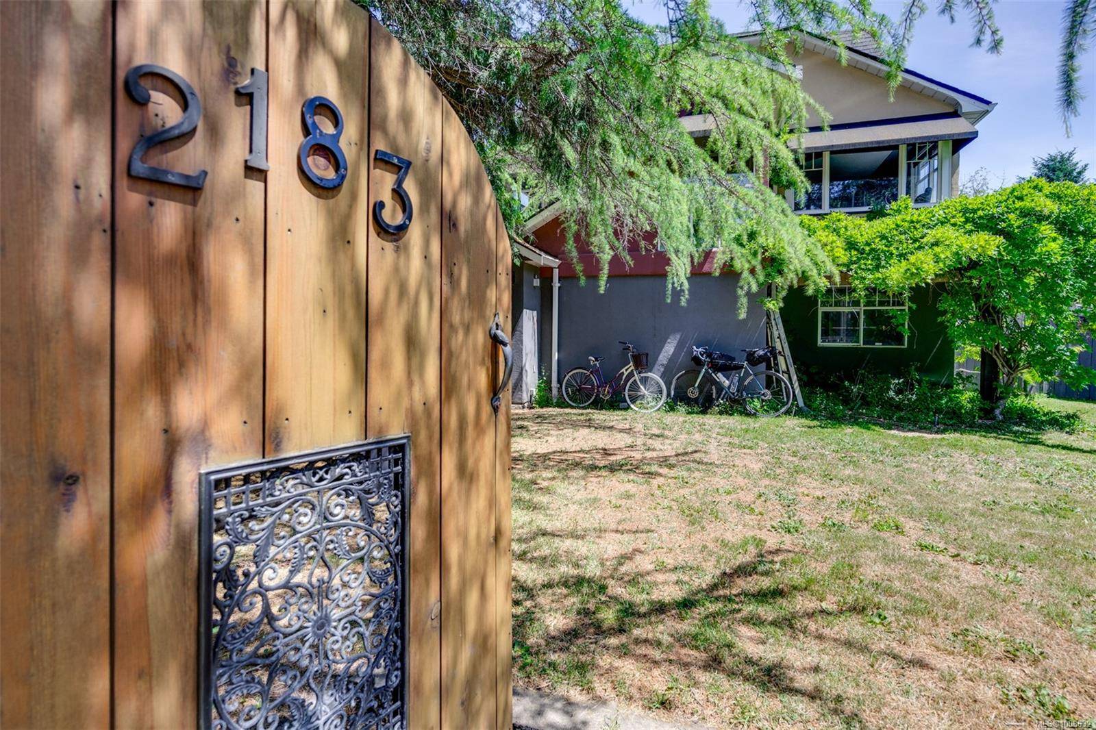 Oak Bay, BC V8R 5B1,2183 Foul Bay Rd
