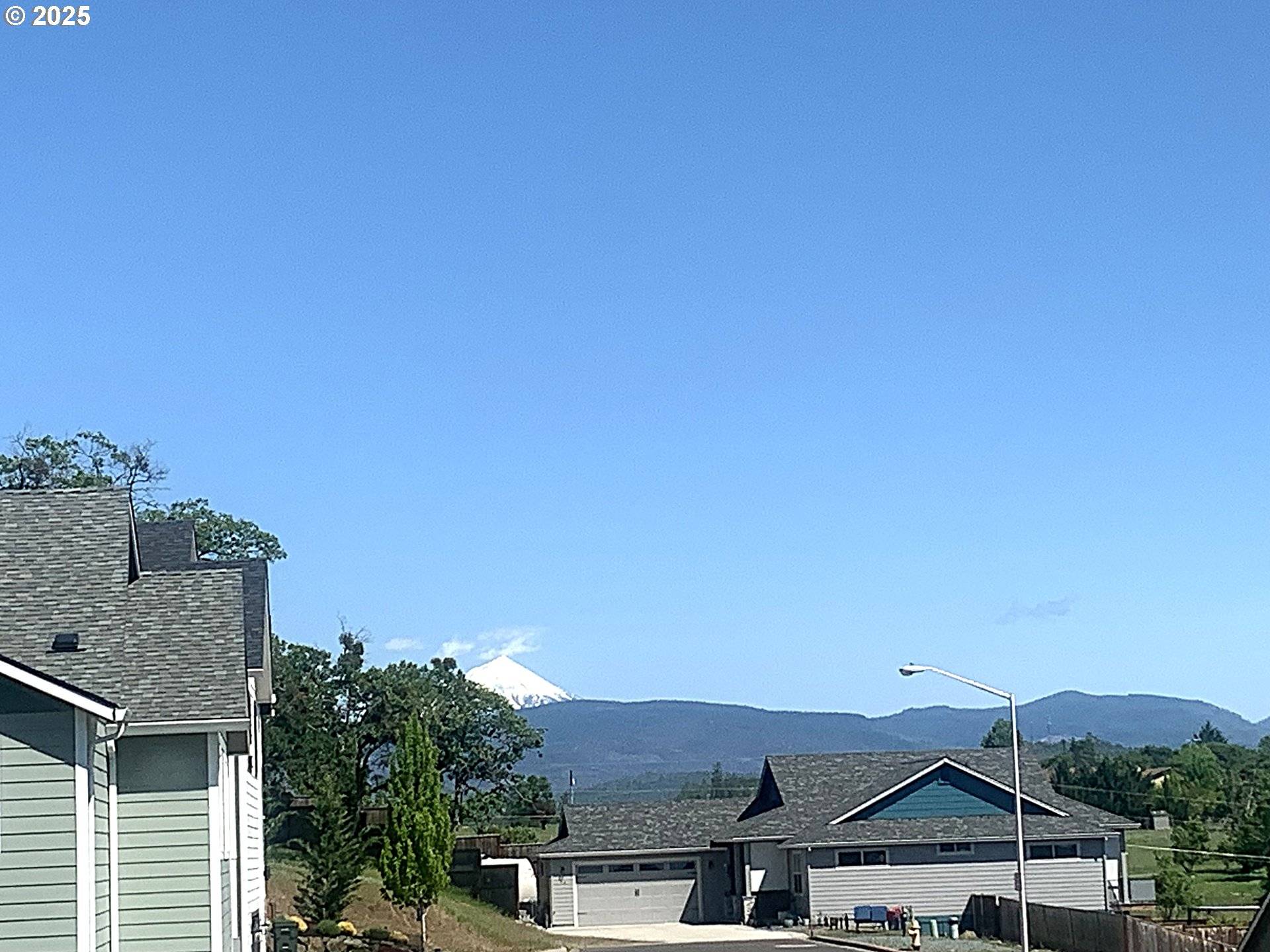 Eagle Point, OR 97524,1019 AZURE WAY