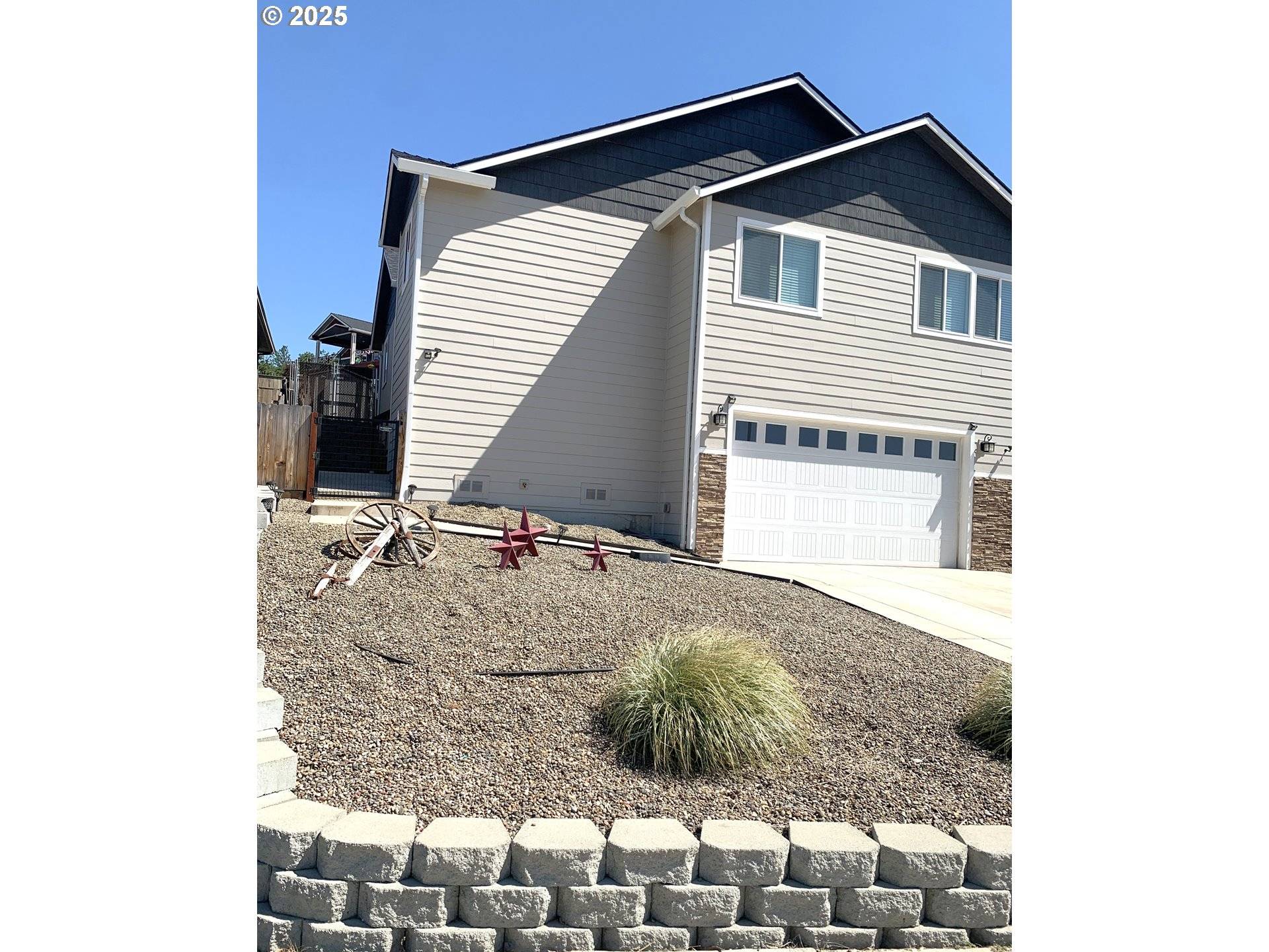 Eagle Point, OR 97524,1019 AZURE WAY