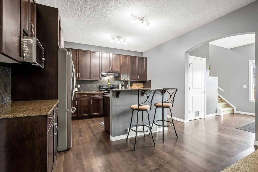 Okotoks, AB T1S 0H4,115 Drake Landing LOOP