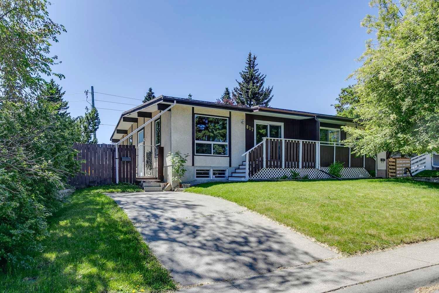 817 Canfield WAY Southwest, Calgary, AB T2W 1K2