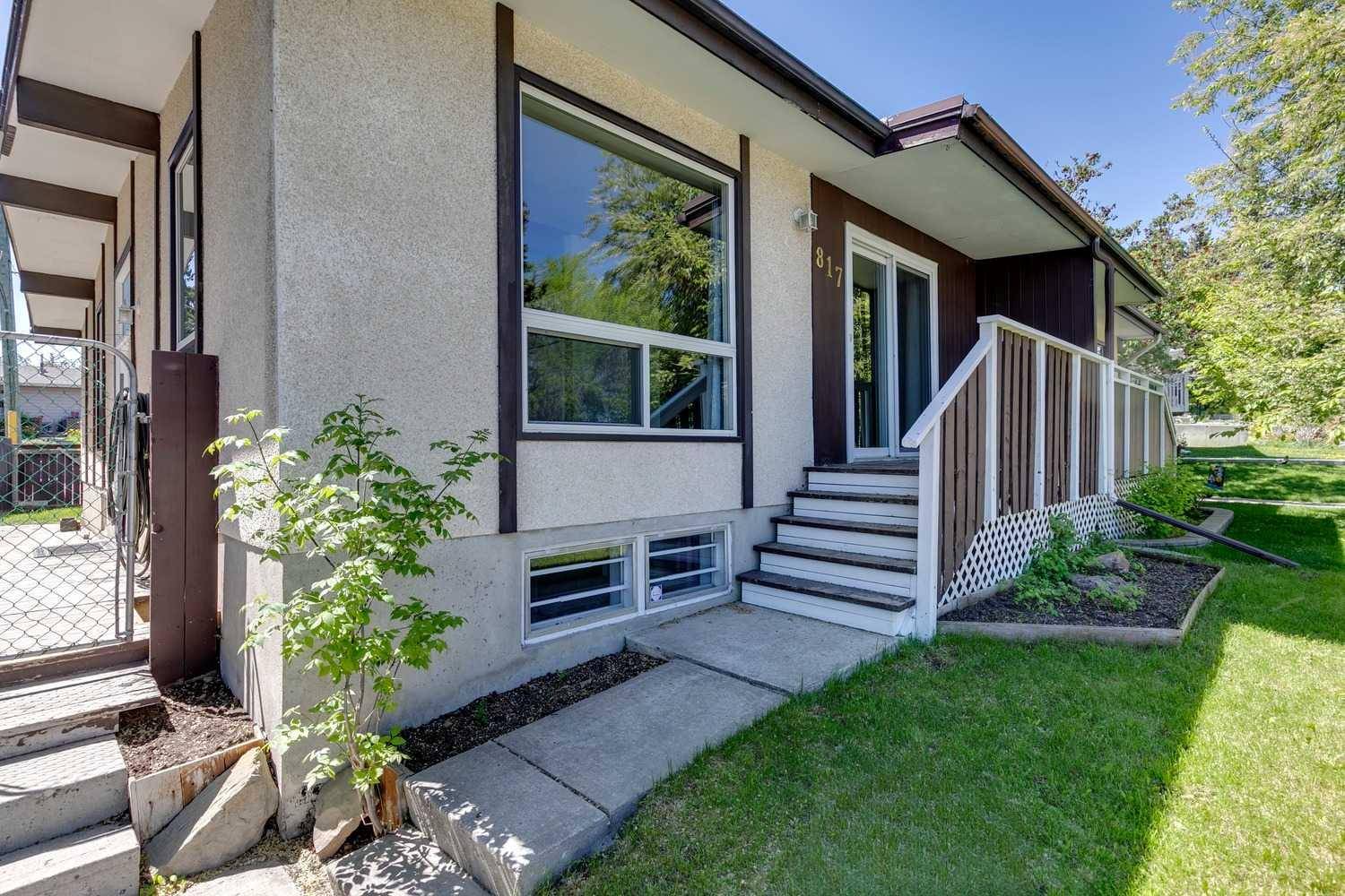 Calgary, AB T2W 1K2,817 Canfield WAY SW