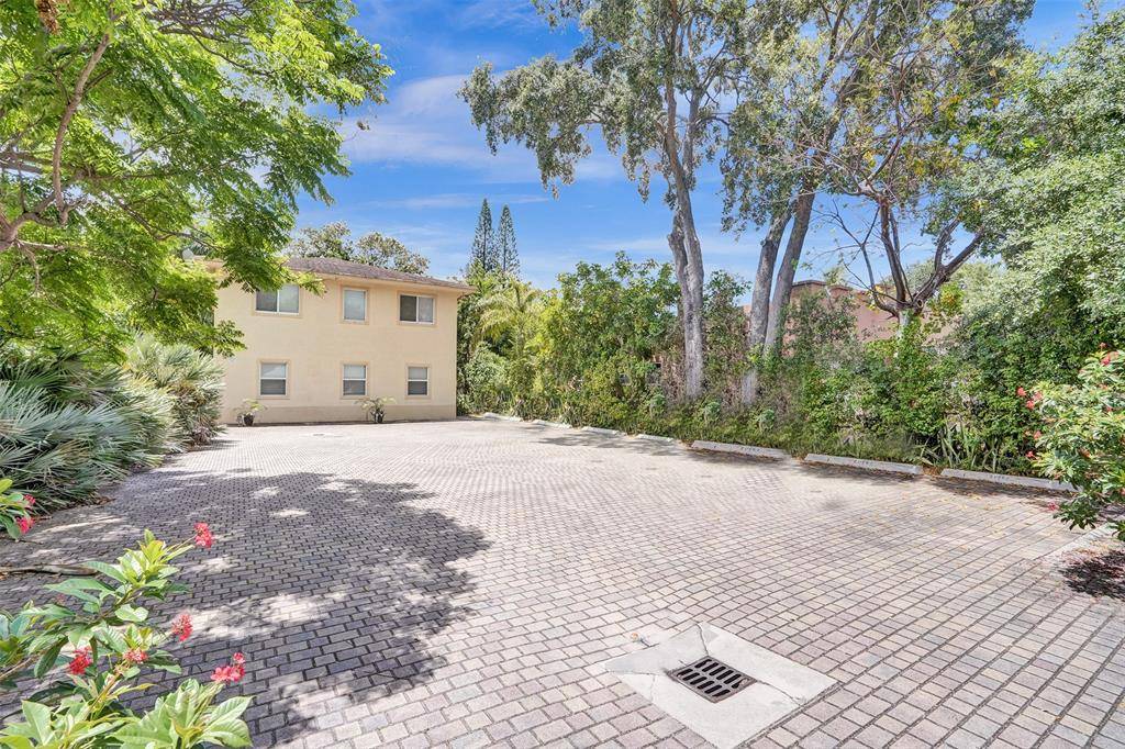 Fort Lauderdale, FL 33316,420 SE 18th Ct