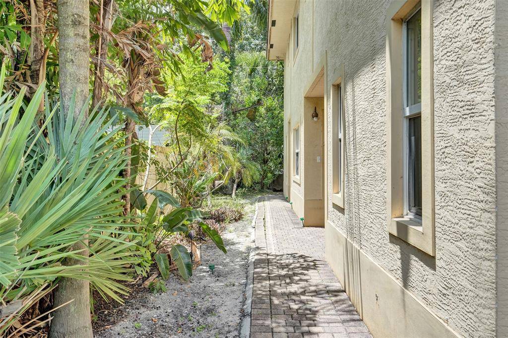 Fort Lauderdale, FL 33316,420 SE 18th Ct