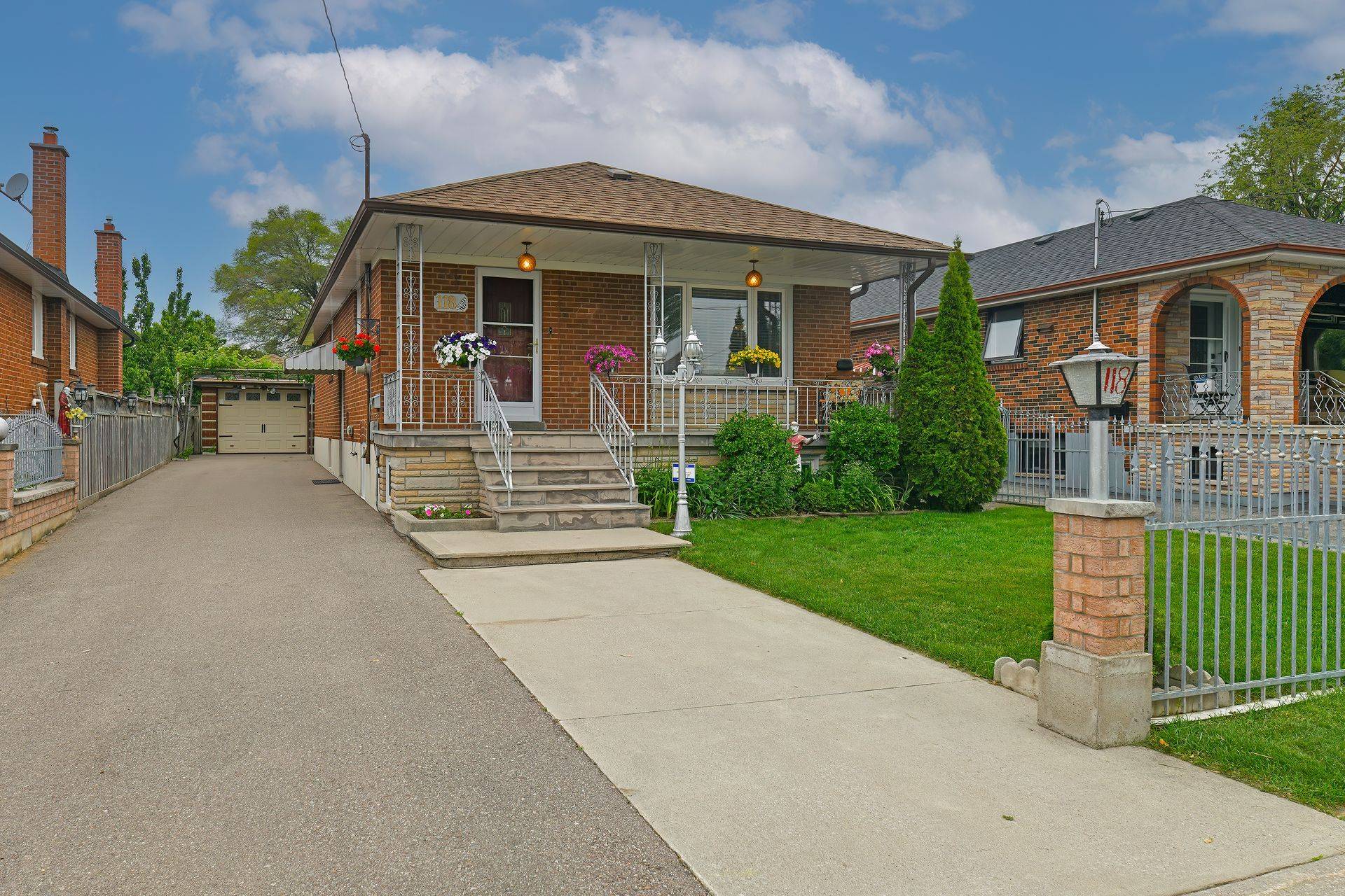 118 Nordin AVE, Toronto W08, ON M8Z 2B3