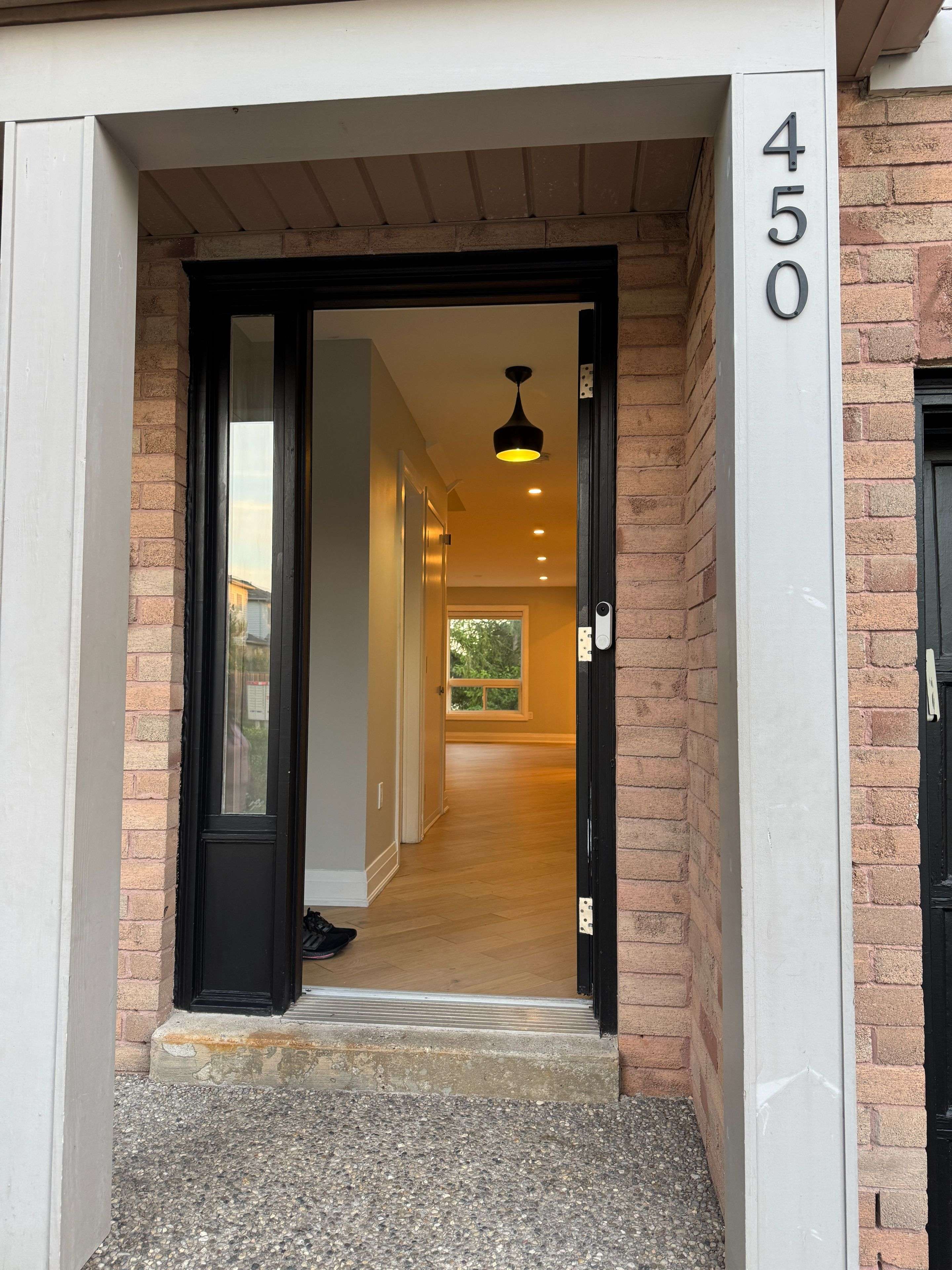 450 Levanna LN #Upper, Oakville, ON L6H 6B9