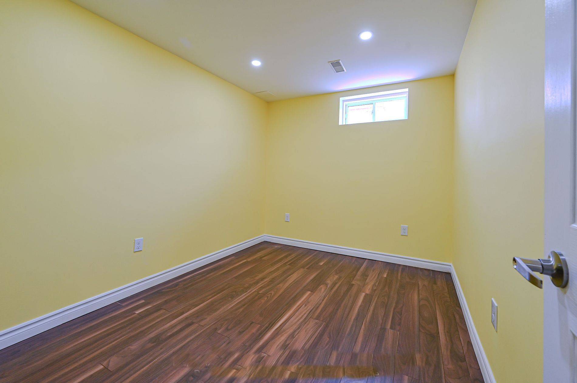 Caledon, ON L7C 3V3,87 Fawnridge RD #Bsmt