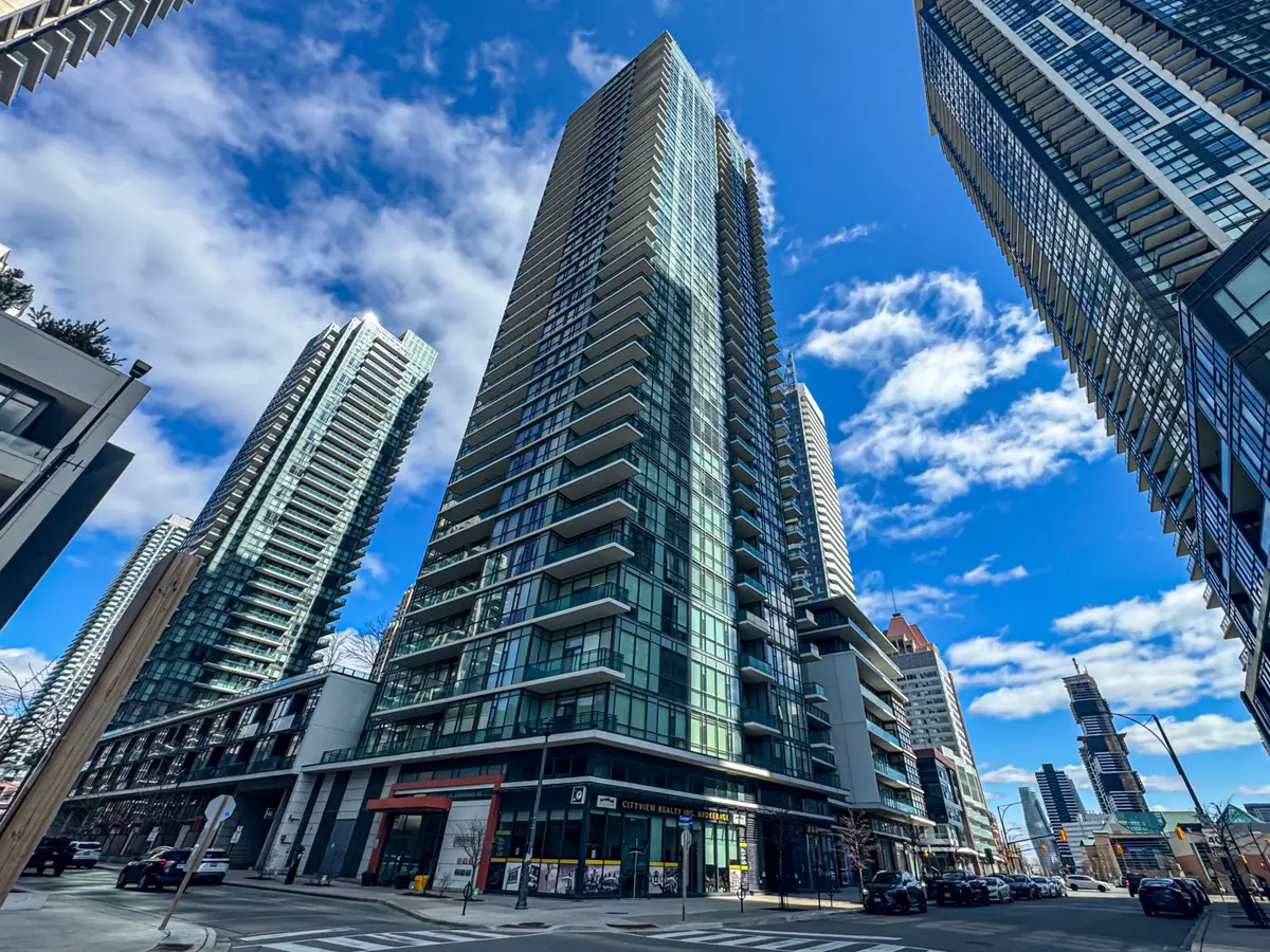 Mississauga, ON L5B 0G3,4065 Brickstone Mews #806