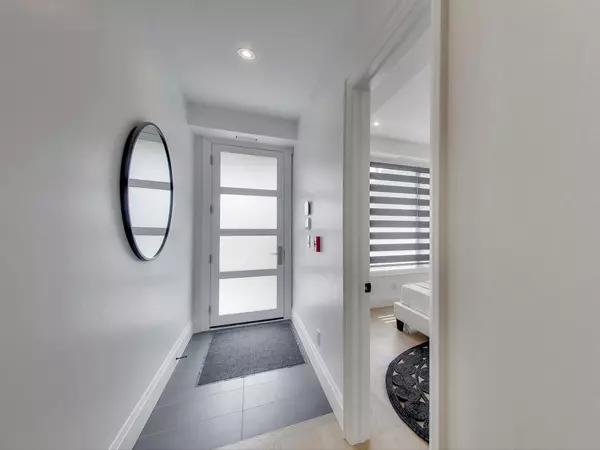 Toronto C03, ON M6E 3E6,387 Glenholme AVE #101