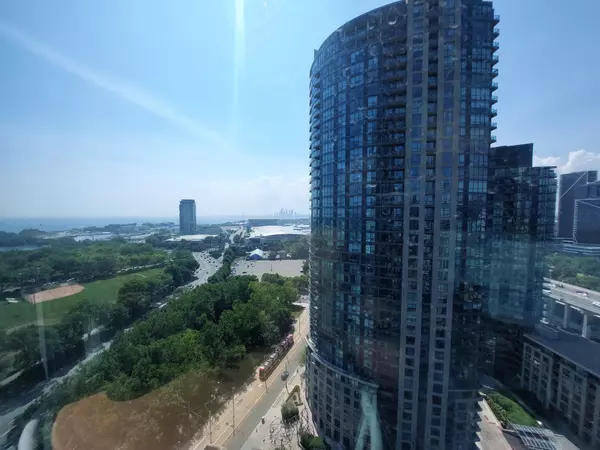 Toronto C01, ON M5V 4A2,215 Fort York BLVD #2309