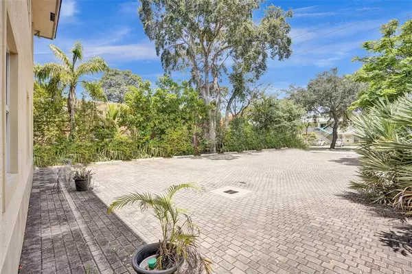Fort Lauderdale, FL 33316,420 SE 18th Ct