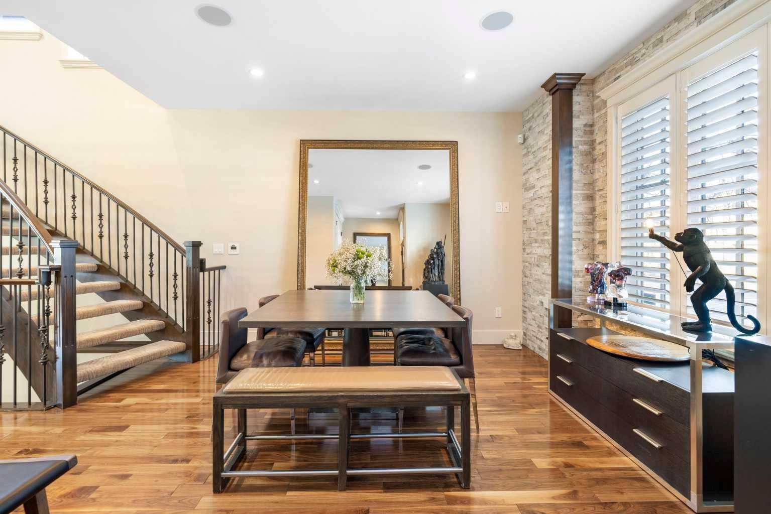 Calgary, AB T2T4P9,4303 17 ST SW