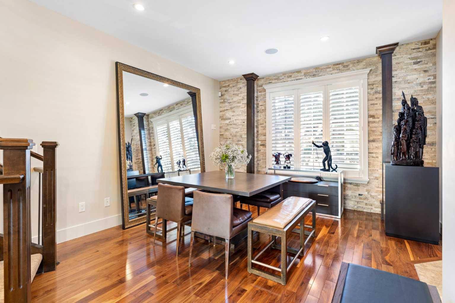 Calgary, AB T2T4P9,4303 17 ST SW