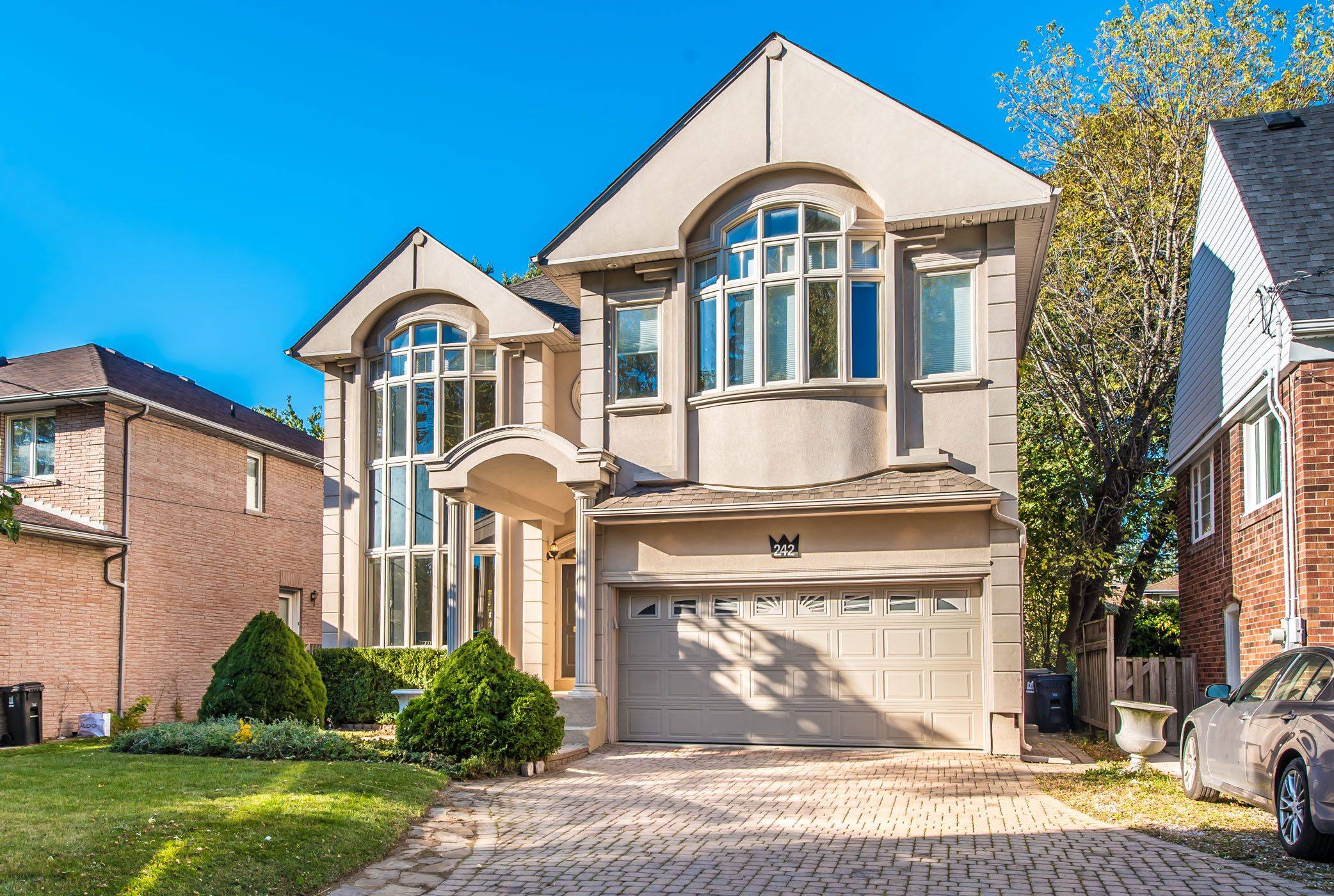 242 Empress AVE, Toronto C14, ON M2N 3T9