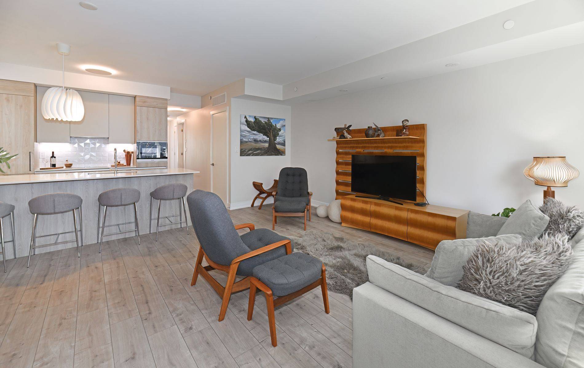 Toronto W06, ON M8W 3J4,66 Long Branch AVE #14