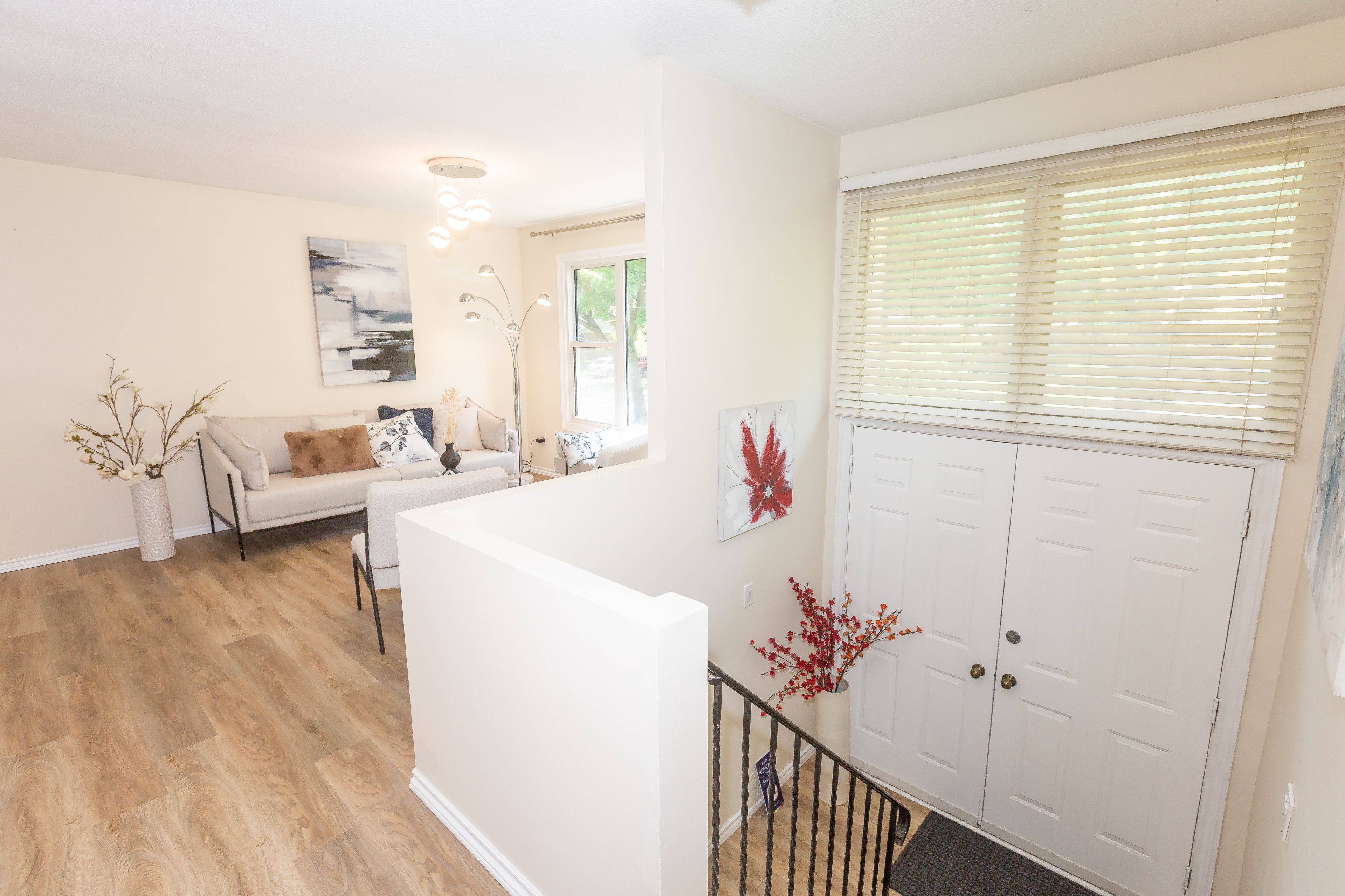Mississauga, ON L5A 3G2,3337 Rhonda VLY