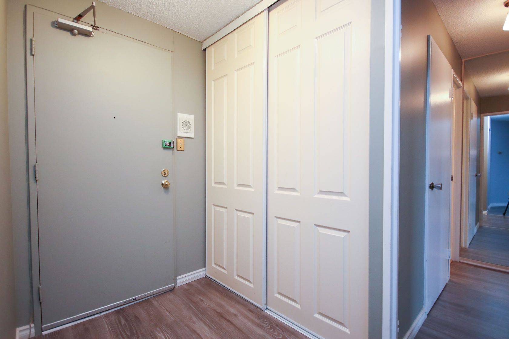 Woodroffe, ON K2B 8C8,1081 AMBLESIDE DR #1604