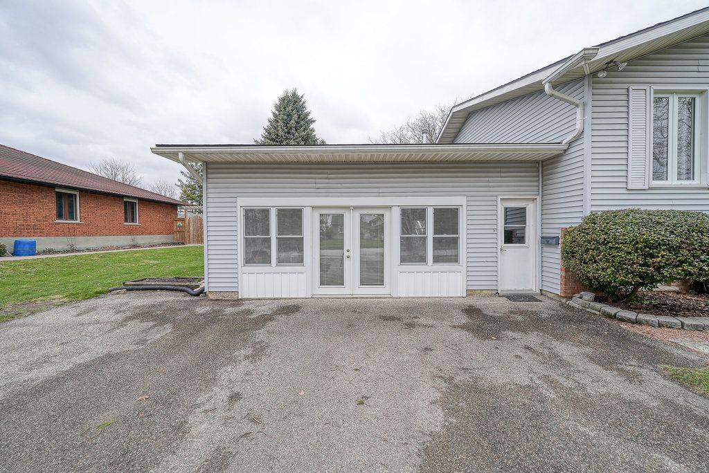 East Zorra-tavistock, ON N0J 1M0,68 Thompson PL
