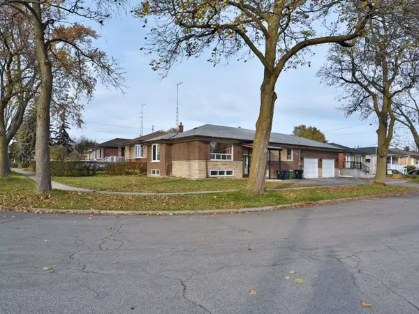 31 Romulus DR #Main Floor, Toronto E09, ON M1K 4C1