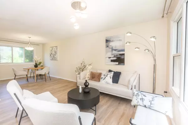 Mississauga, ON L5A 3G2,3337 Rhonda VLY