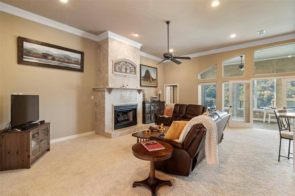 Granbury, TX 76049,9304 Ravenswood Road