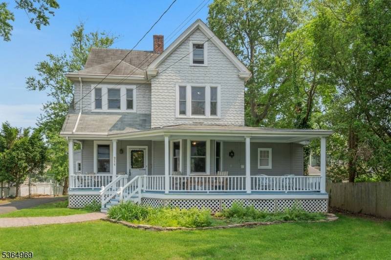 211 Park St, Westfield Town, NJ 07090