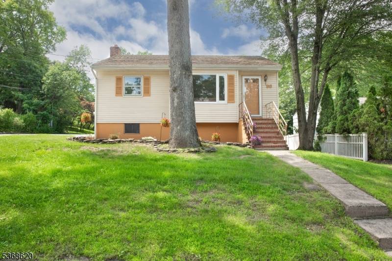 Oakland Boro, NJ 07436,96 Yawpo Ave