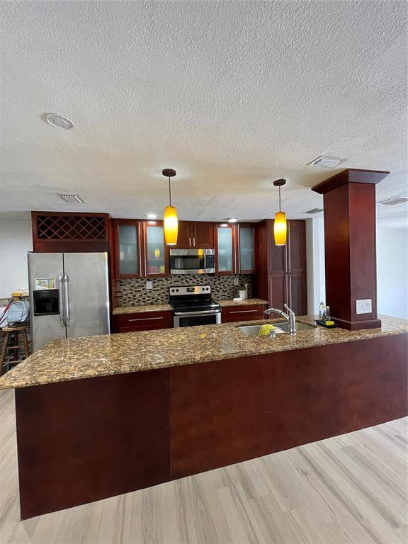 Plantation, FL 33324,8216 NW 8th St #3