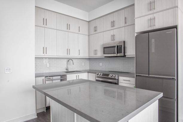 Richmond Hill, ON L4B 0H3,75 Oneida CRES #PH04