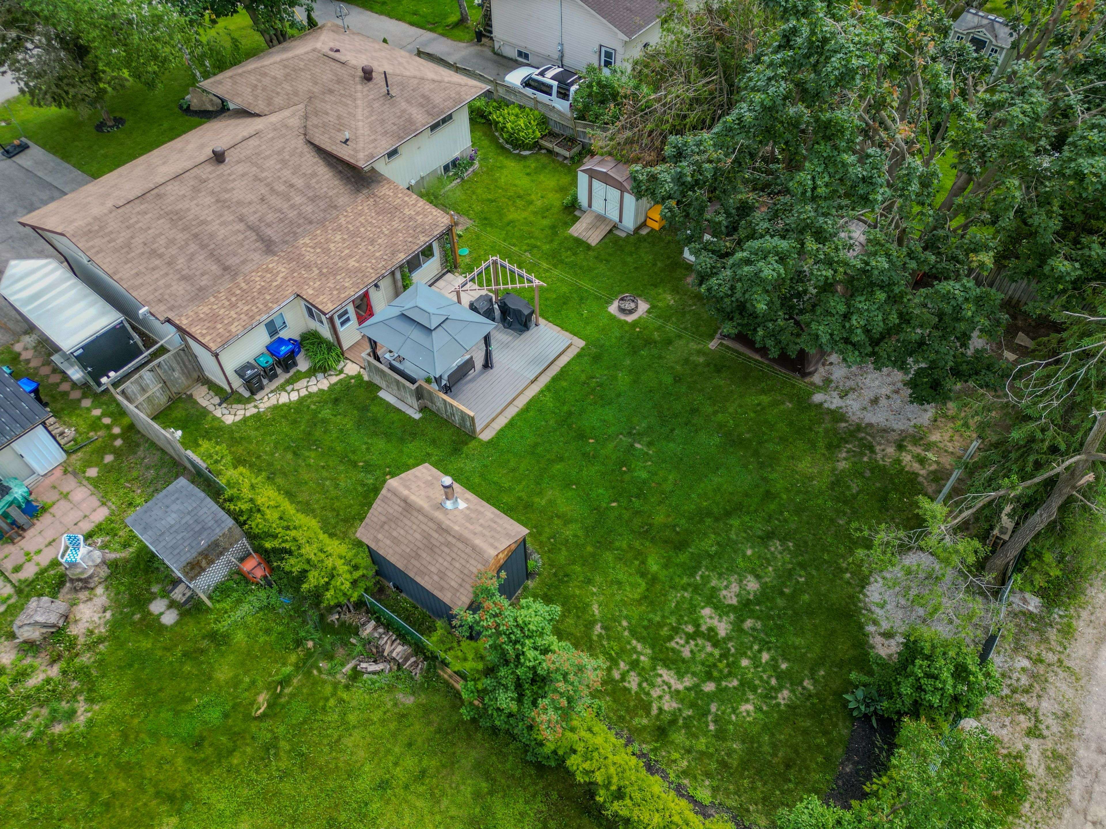 Oro-medonte, ON L3V 8N9,2 Wallis ST