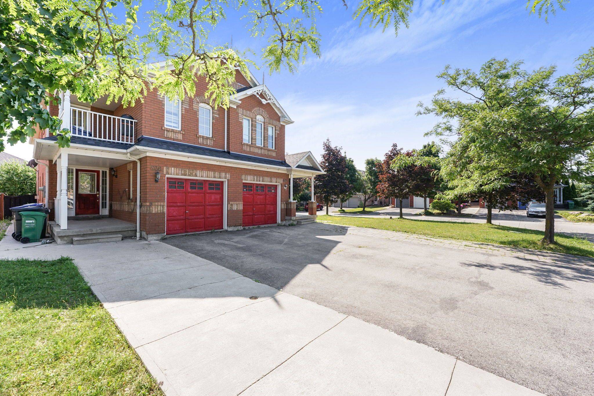 Mississauga, ON L5W 1A8,836 Golden Farmer WAY