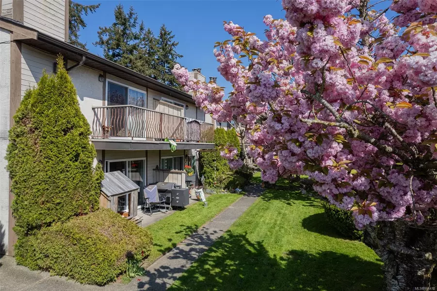 1040 Trunk Rd #2, Duncan, BC V9L 2S5
