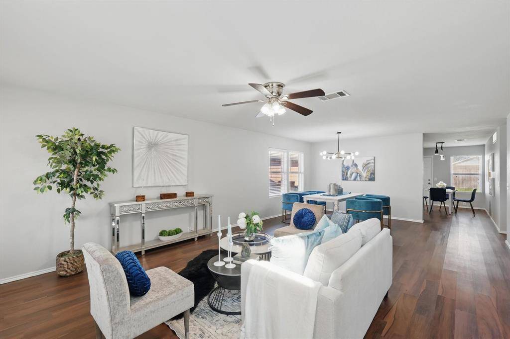 9005 Wagon Trail, Aubrey, TX 76227