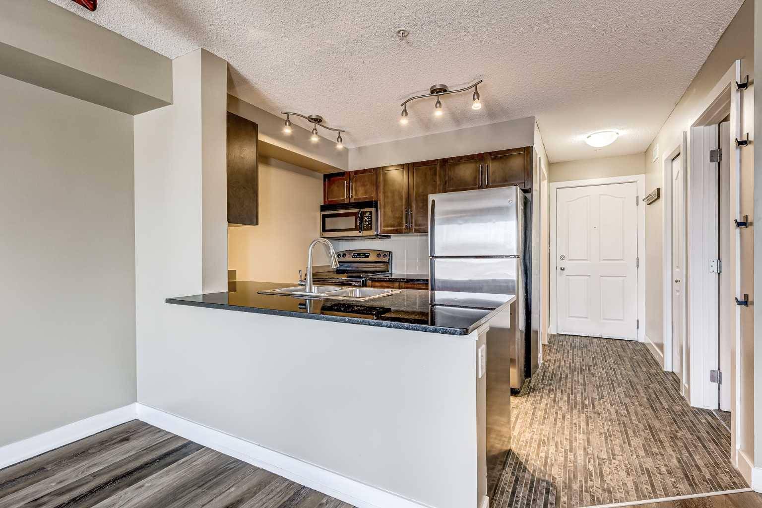 Calgary, AB T3J 0N4,7110 80 AVE NE #212