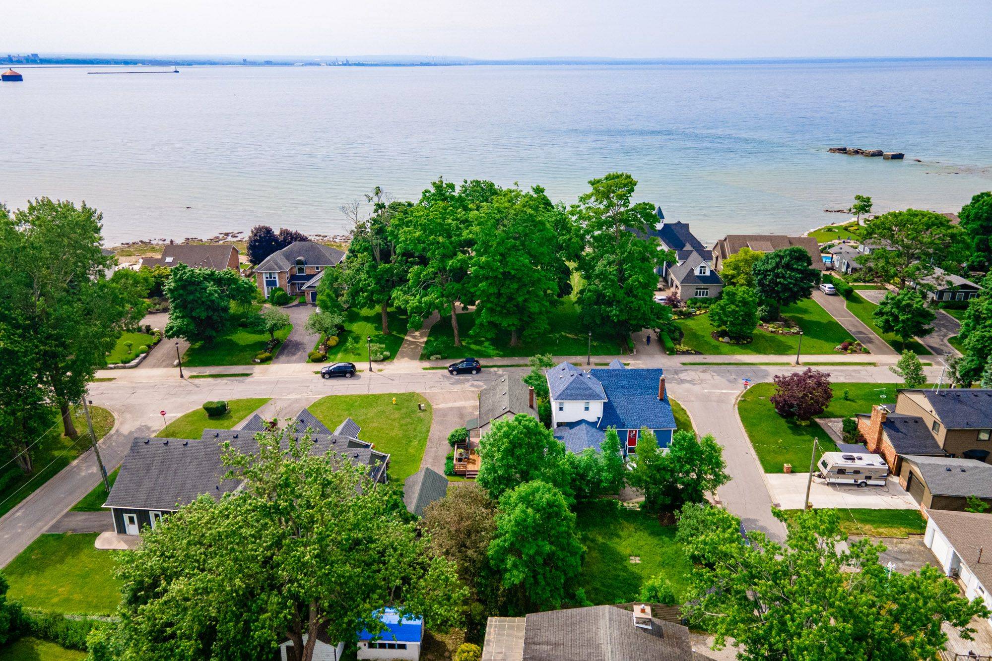 Fort Erie, ON L2A 1C1,692 Lakeshore RD