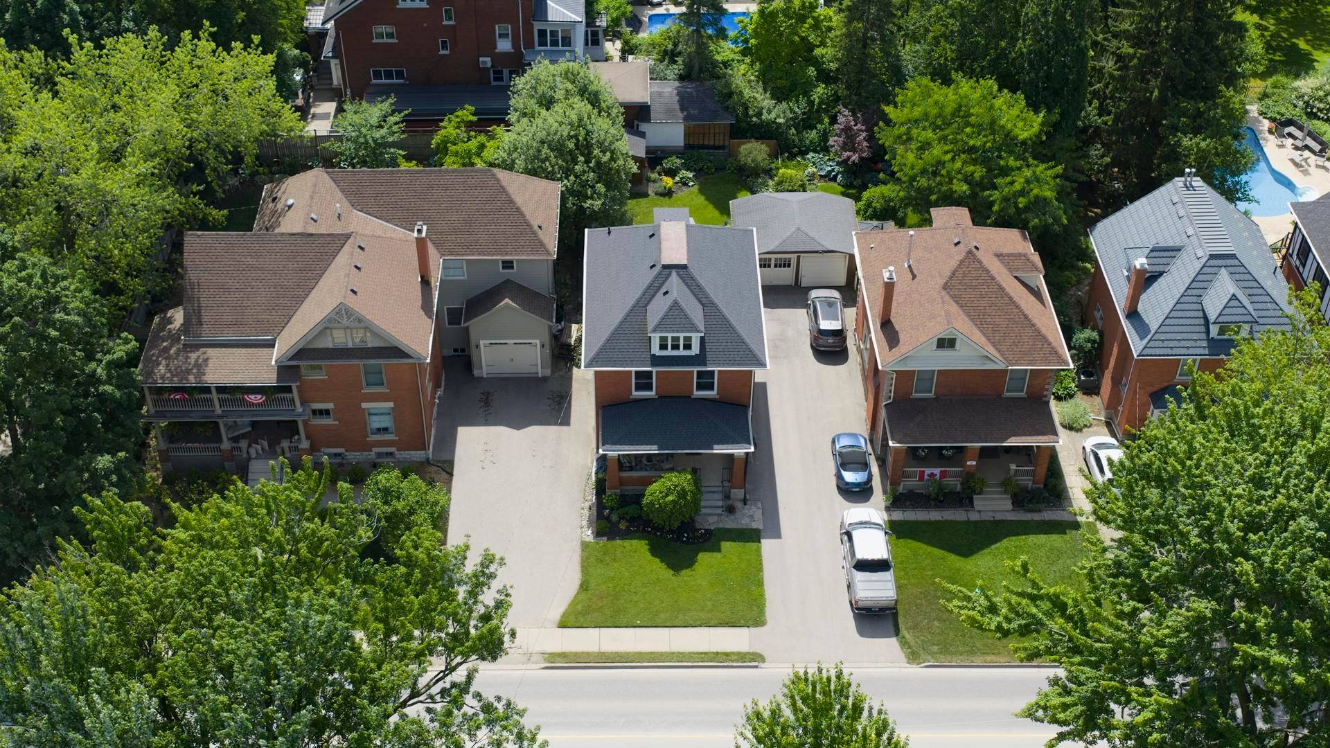 Stratford, ON N5A 6K8,97 John ST N