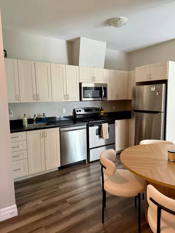 Kingston, ON K7K 4L9,501 Frontenac ST #218