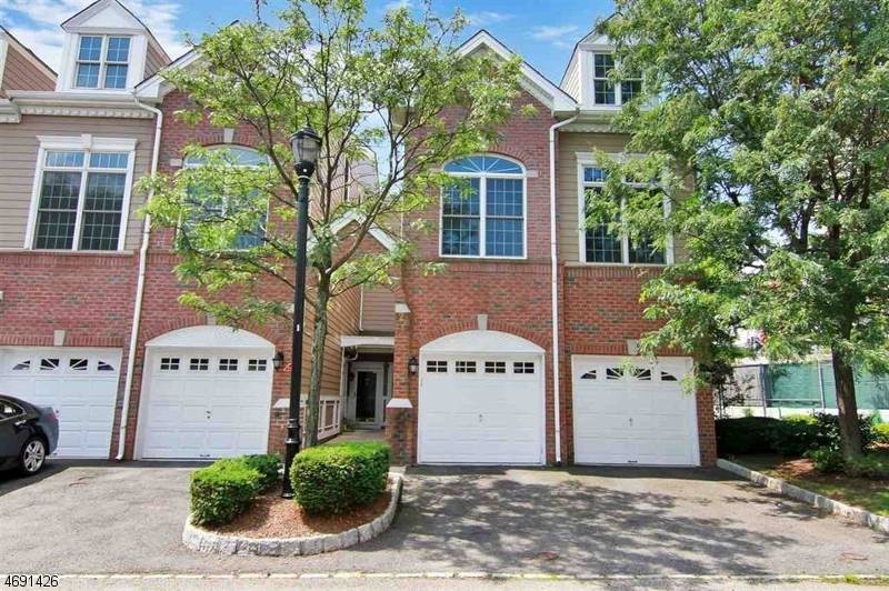125 Abbie Ct #125, Guttenberg Town, NJ 07093