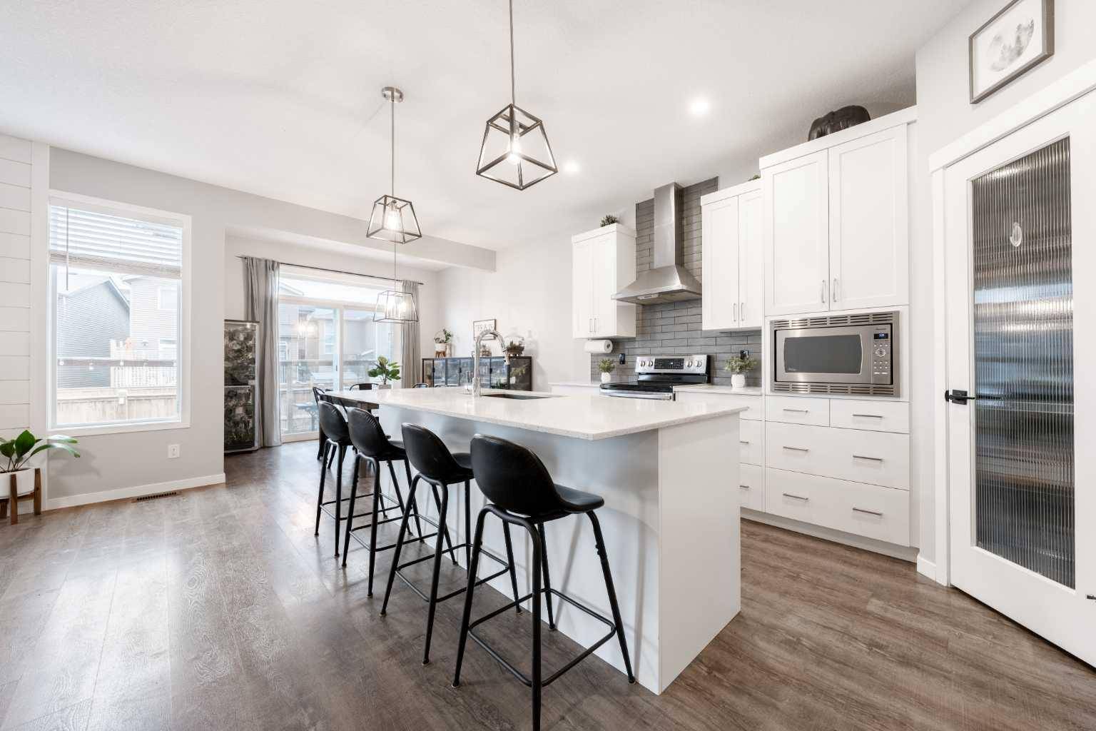 Calgary, AB T2X 4M5,73 Wolf Hollow MNR Southeast