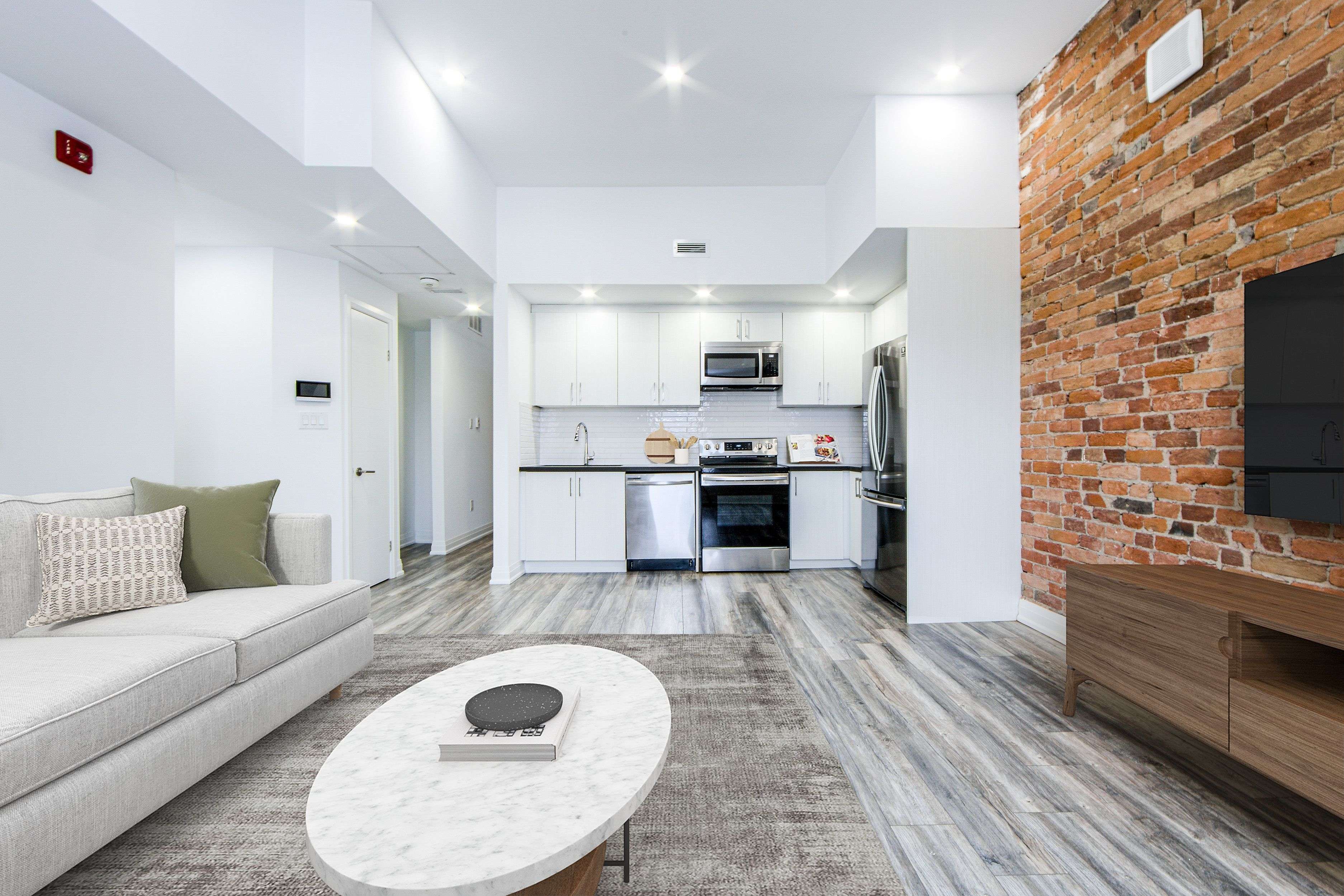 Toronto C08, ON M5B 2C1,219 Jarvis ST #7