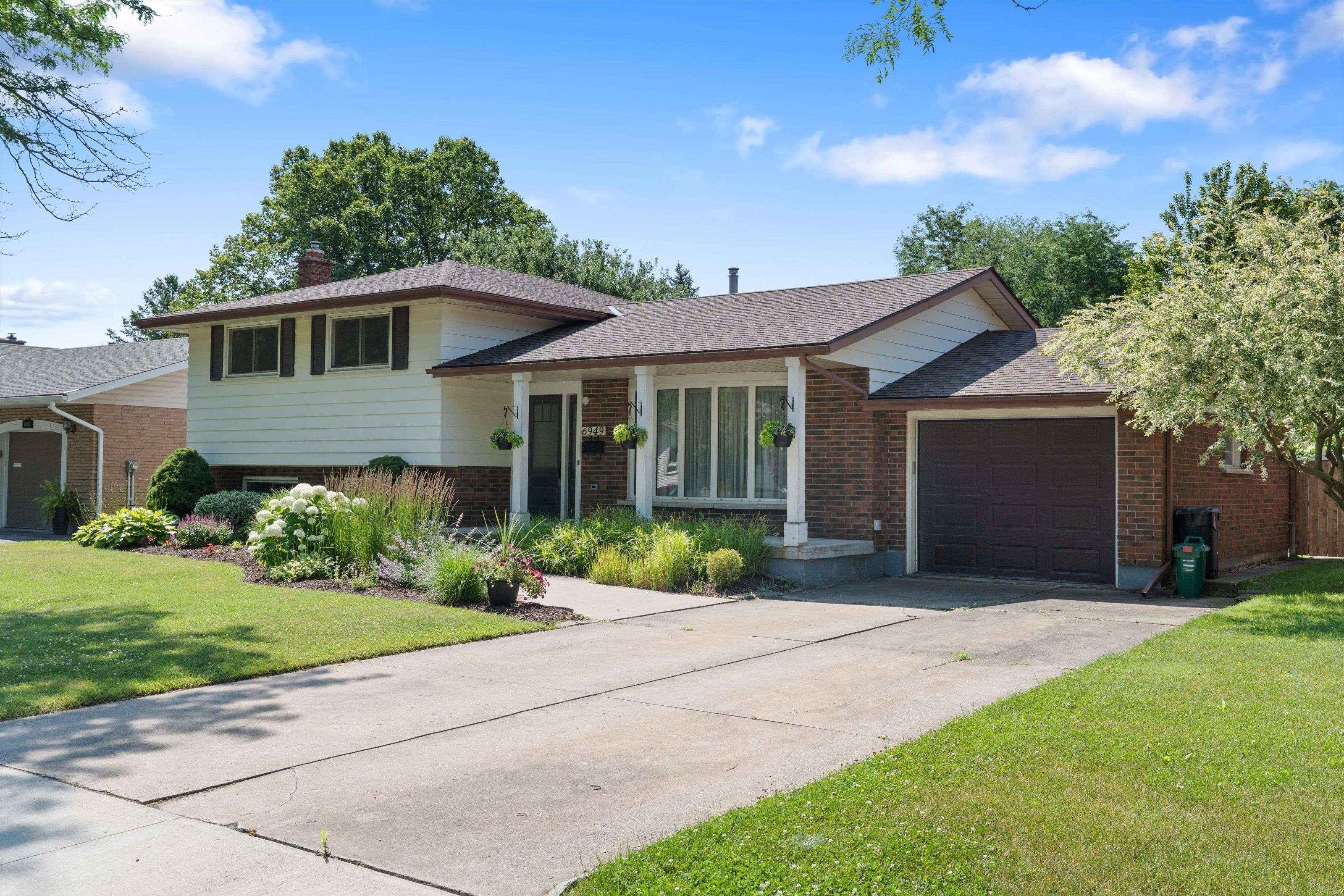 Niagara Falls, ON L2J 3P5,6949 Brian CRES
