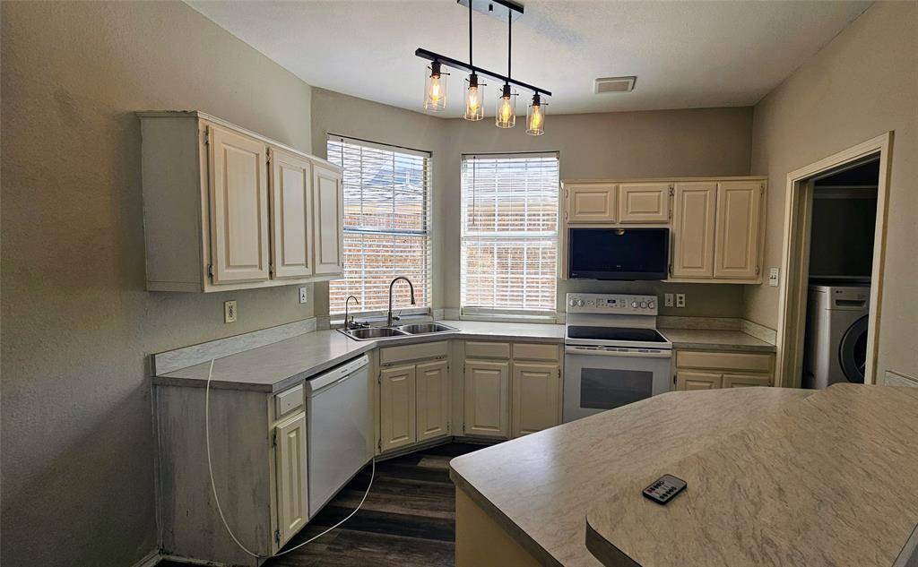 Euless, TX 76039,342 Arbor Court