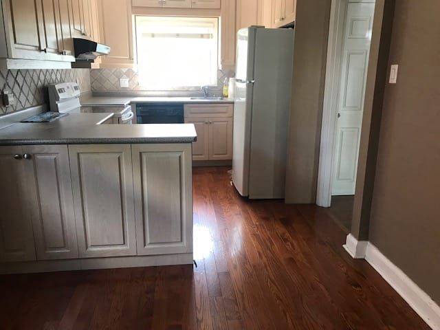 Toronto C14, ON M2N 2V4,159 Avondale AVE