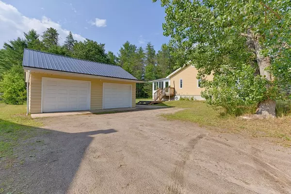 Laurentian Hills, ON K0J 1J0,157 Plant RD