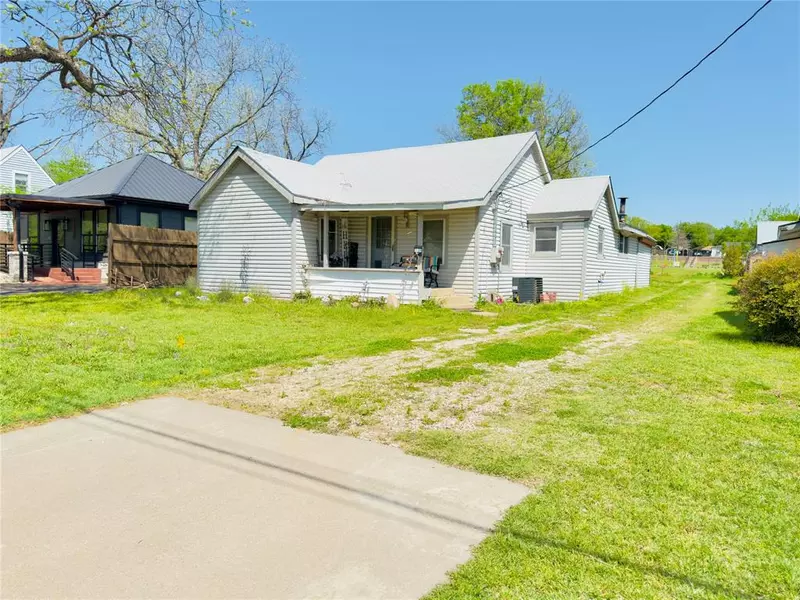 1406 N Main Street, Weatherford, TX 76086