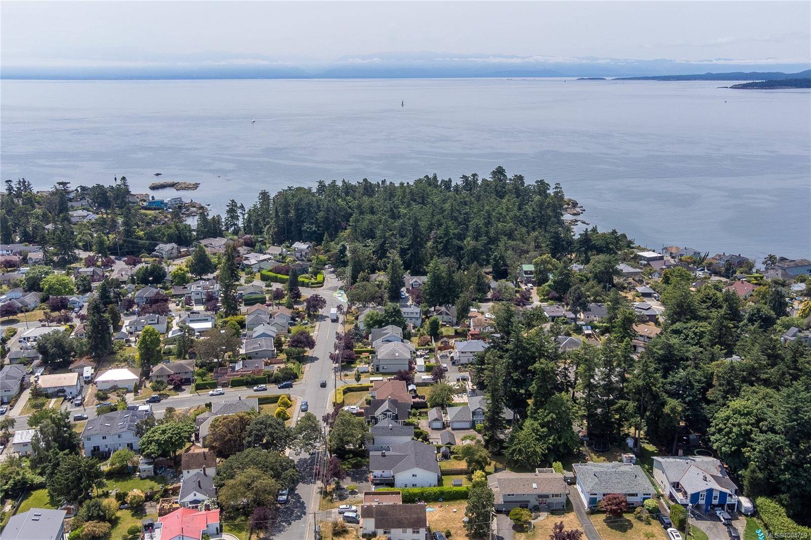 Esquimalt, BC V9A 6G9,434 Fraser St #1