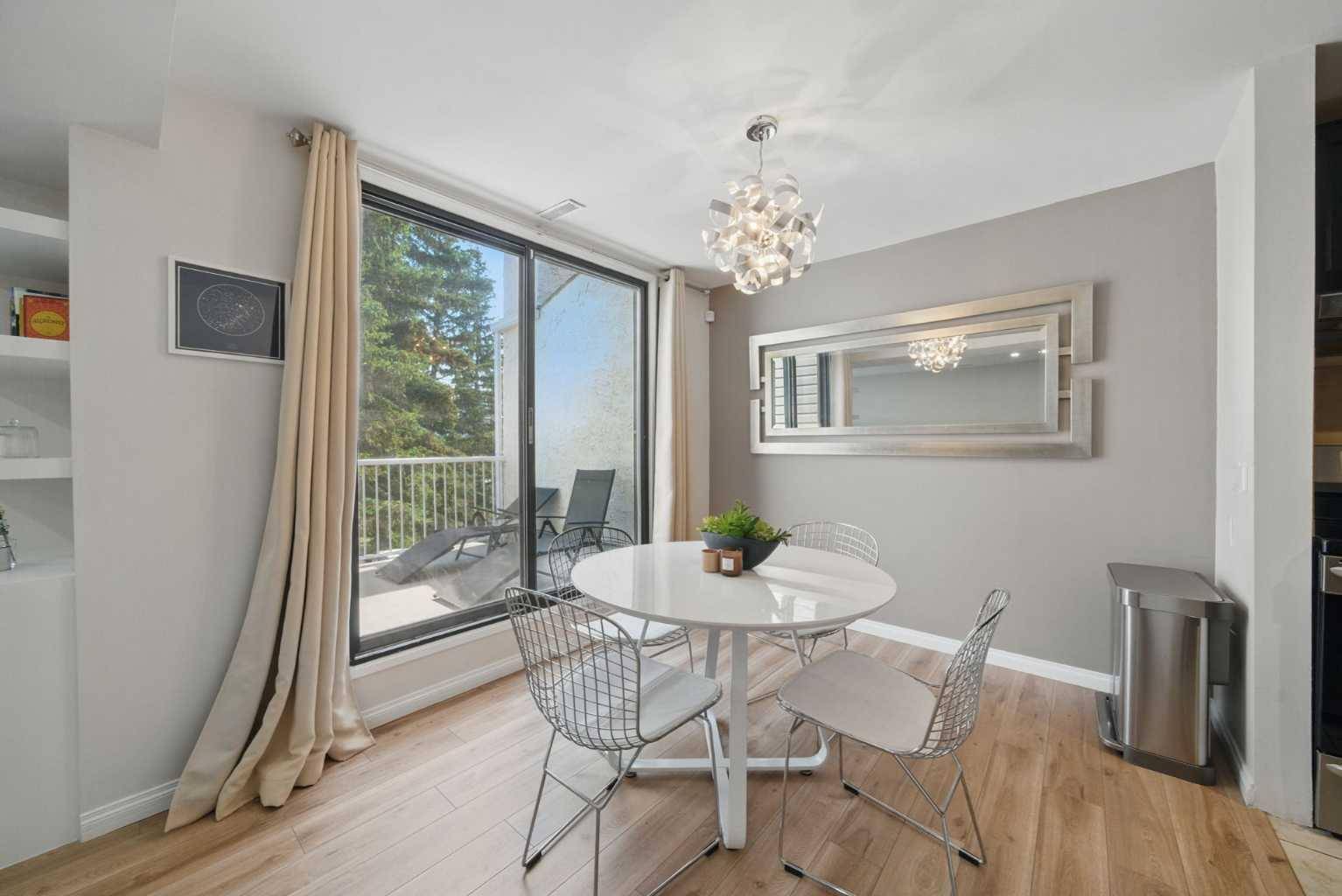 Calgary, AB T2L1Y3,3500 Varsity DR NW #306