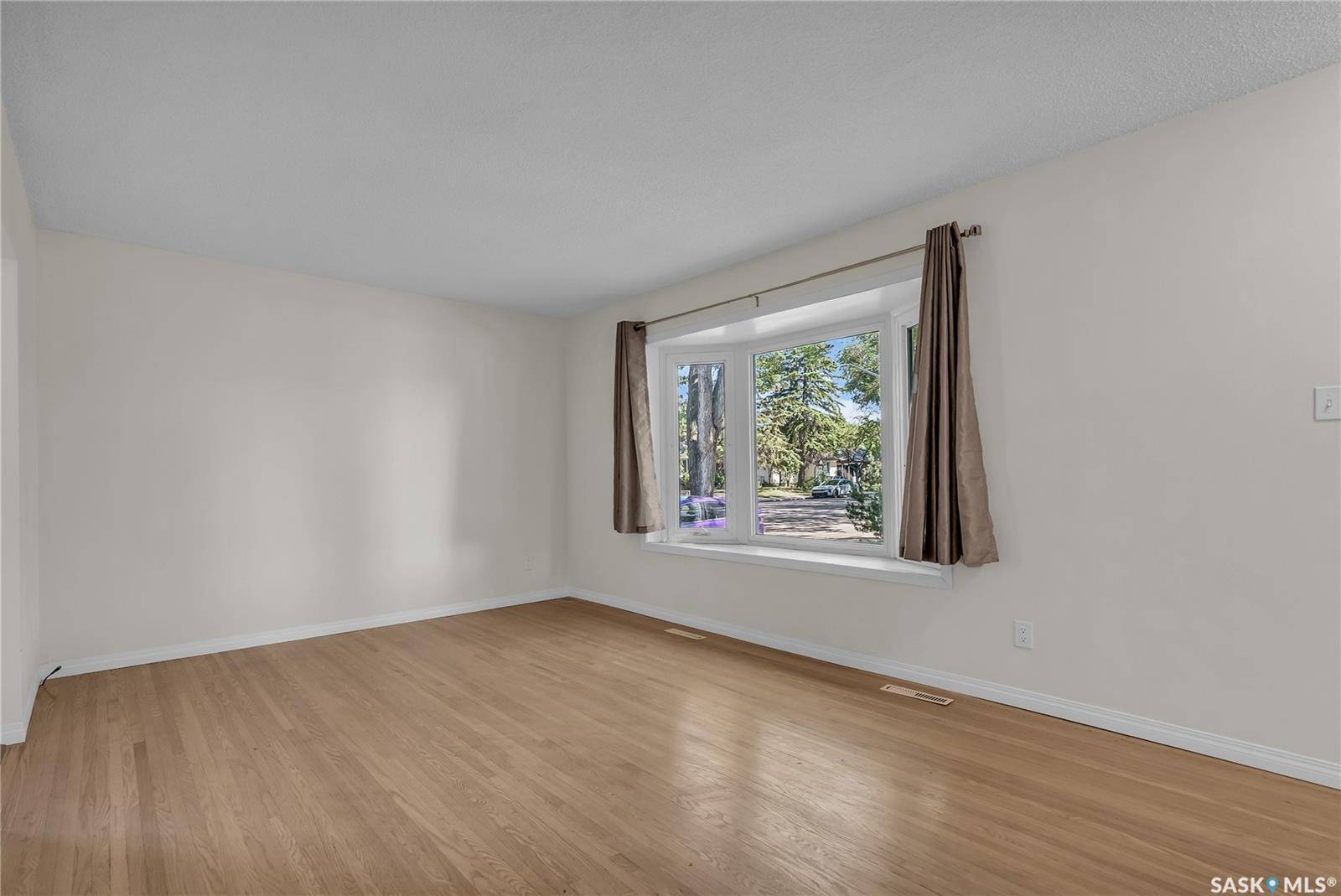 Saskatoon, SK S7M 0W5,2906 21st STREET W