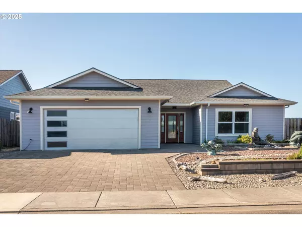 937 Carter ST SW, Bandon, OR 97411